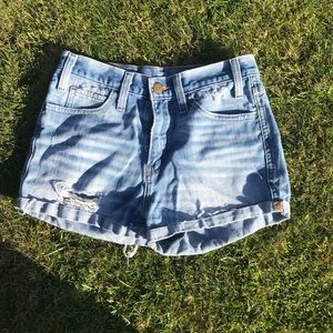 Vintage Levi’s denim shorts
